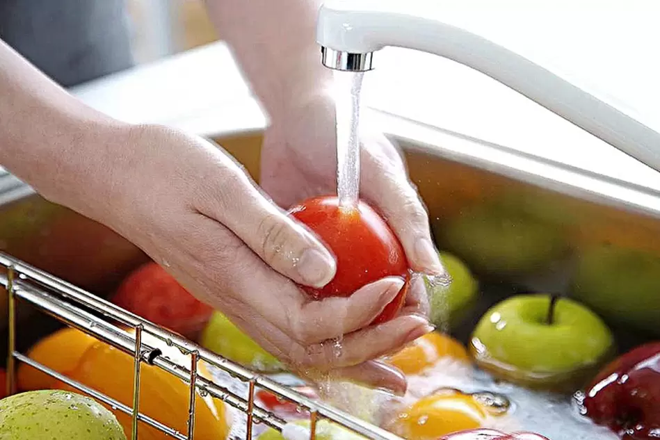wash vegetables and fruits to prevent worm infection
