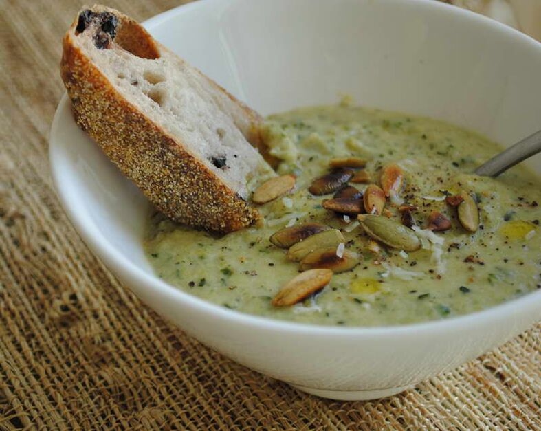 In the diet of those who want to remove parasites, puree soup with pumpkin seeds and garlic